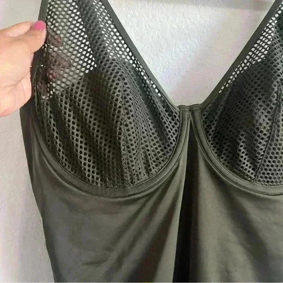 City‎ Chic Women’s Olive Green Ithaca Mesh V Neck One Piece Swimsuit Size L - Picture 7 of 9